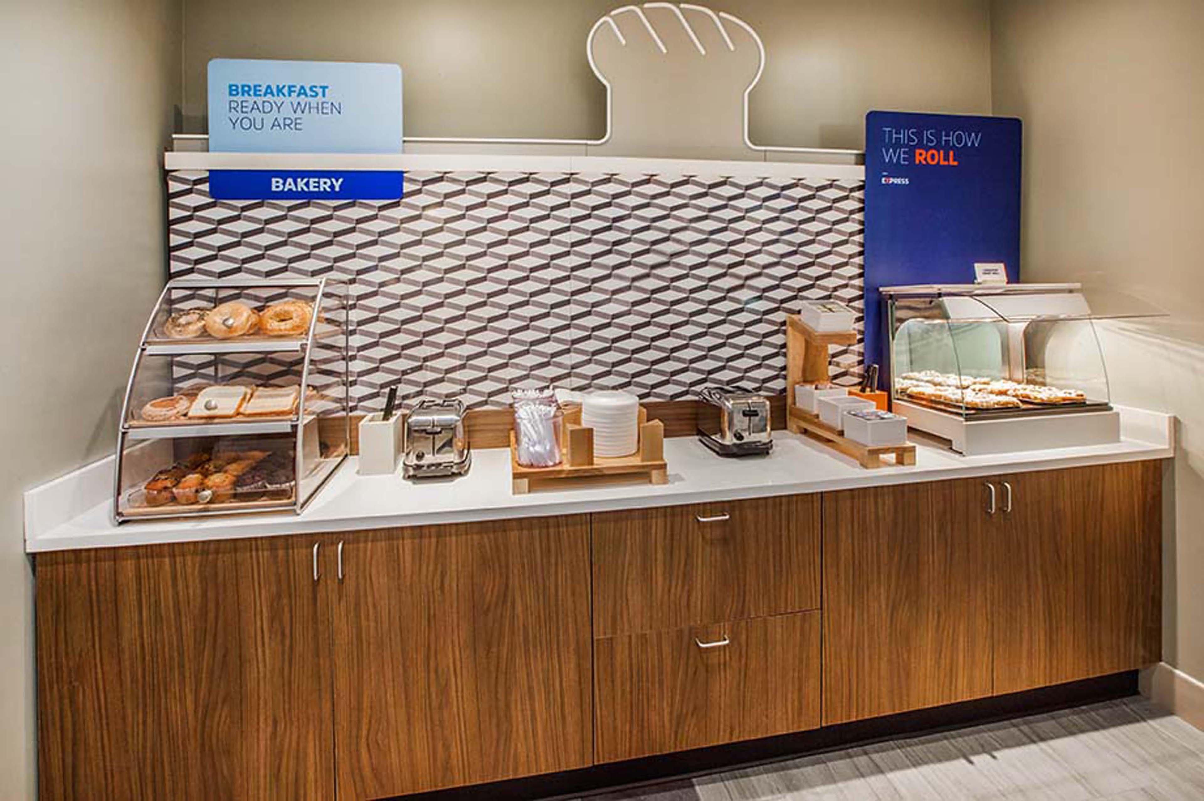 Holiday Inn Express & Suites Buffalo Downtown By Ihg Ngoại thất bức ảnh