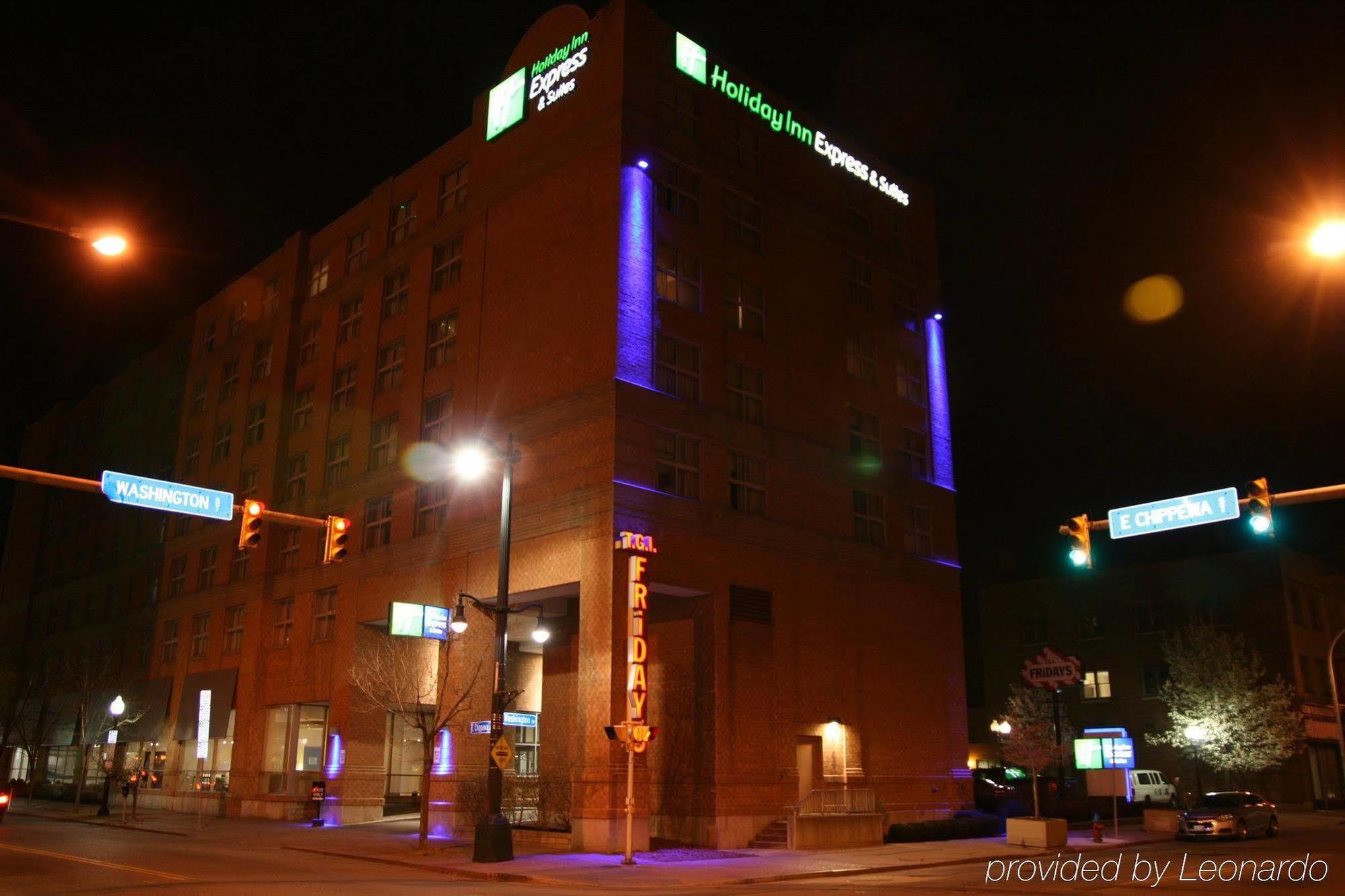 Holiday Inn Express & Suites Buffalo Downtown By Ihg Ngoại thất bức ảnh