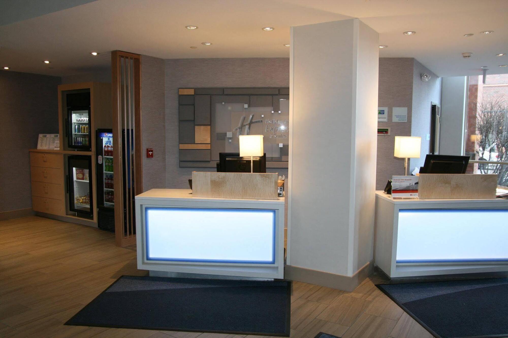 Holiday Inn Express & Suites Buffalo Downtown By Ihg Ngoại thất bức ảnh